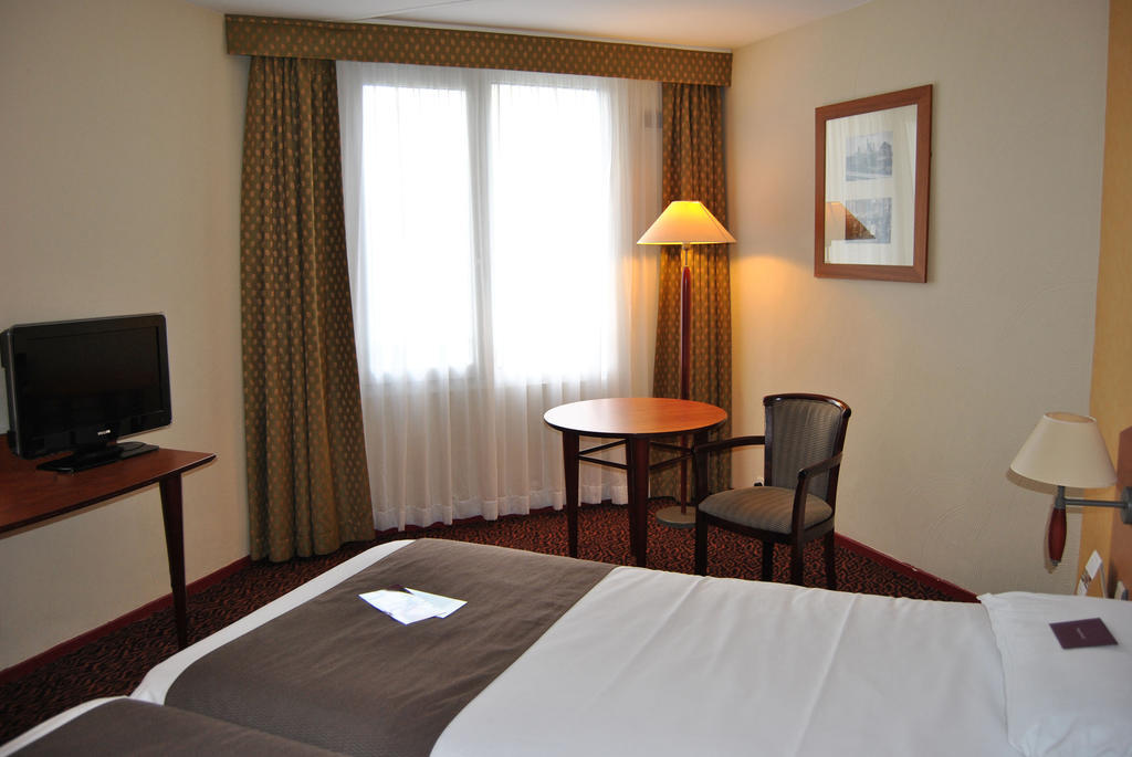 Mercure Saint Etienne Parc De L'Europe Buitenkant foto