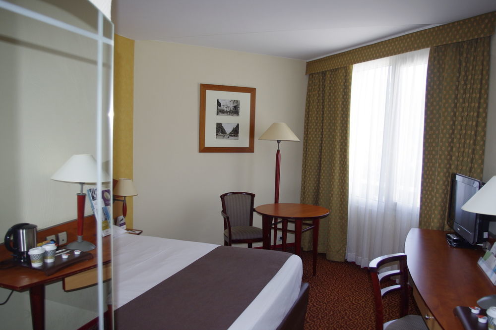 Mercure Saint Etienne Parc De L'Europe Buitenkant foto