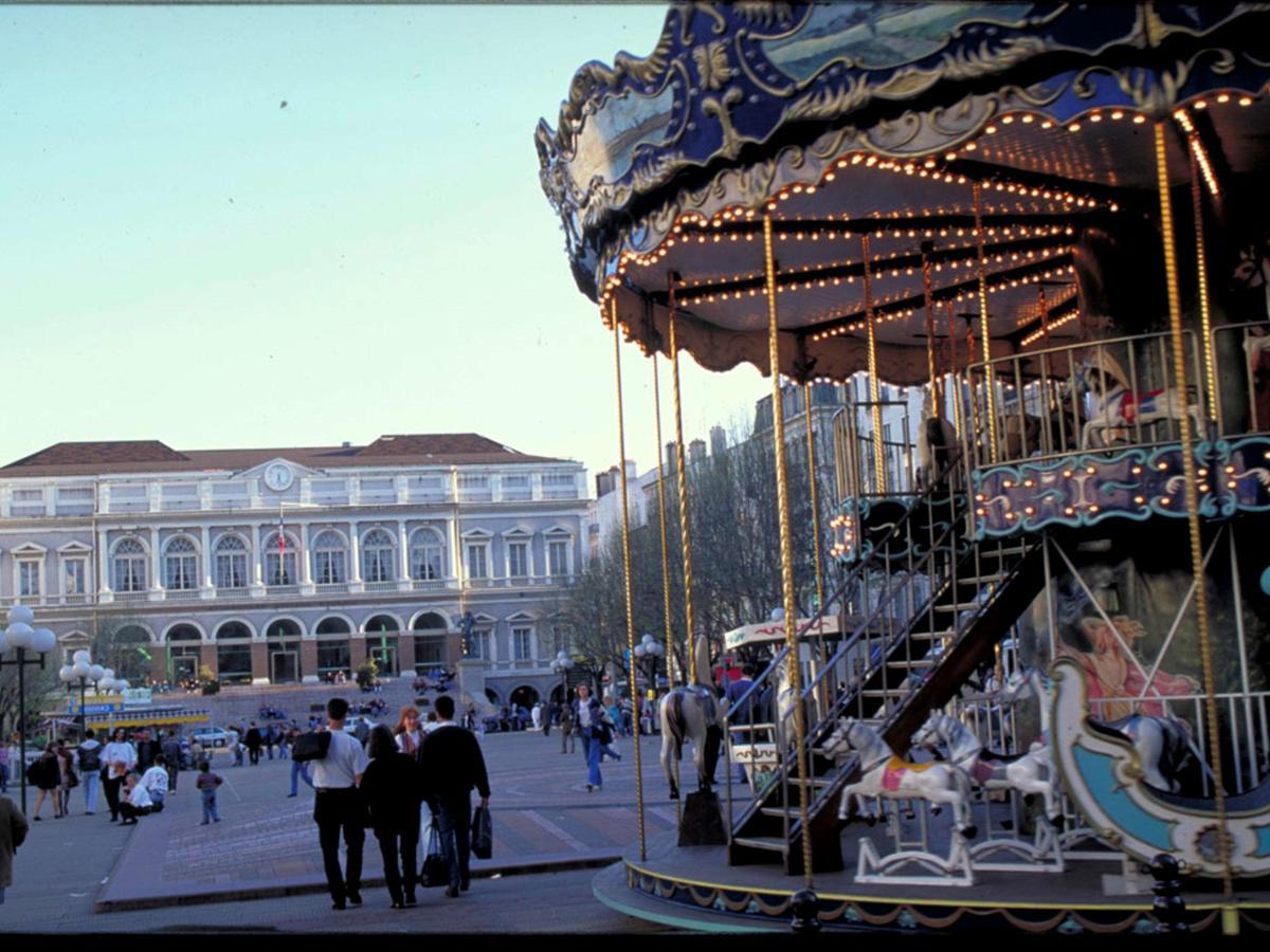 Mercure Saint Etienne Parc De L'Europe Buitenkant foto