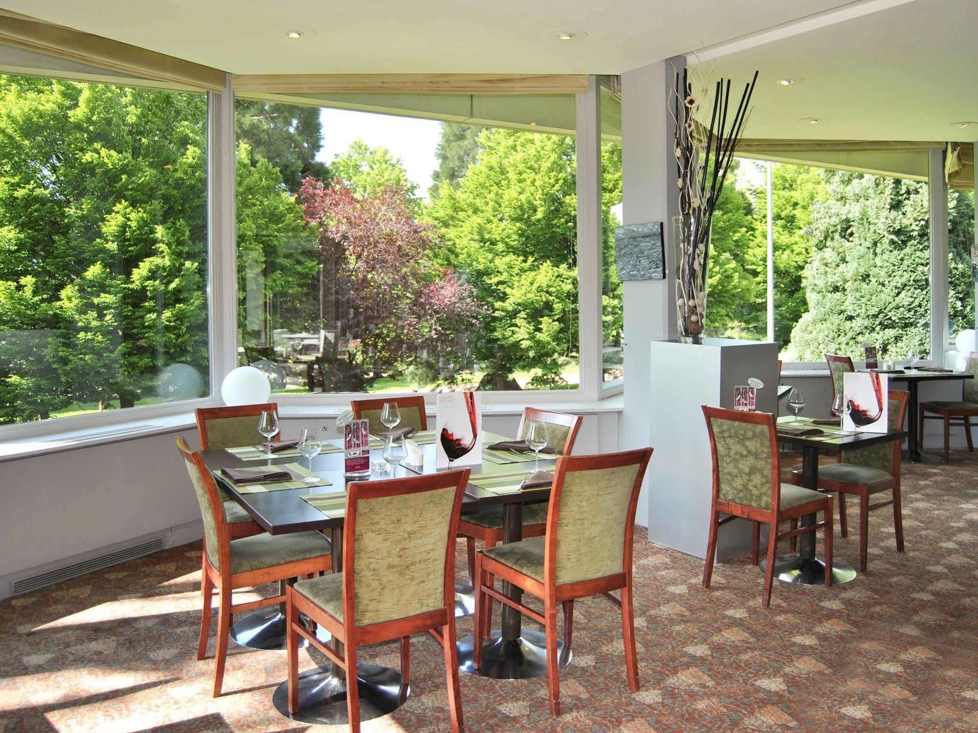Mercure Saint Etienne Parc De L'Europe Buitenkant foto